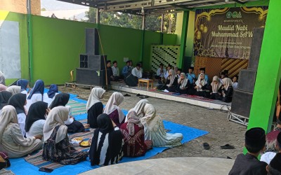 Merajut Cinta dan Ilmu: MA Matholiul Ulum Banjaragung Peringati Maulid Nabi Muhammad SAW