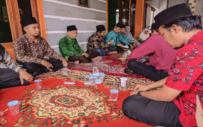 Dewan Guru dan Siswa Gelar Takziyah ke Kedungleper
