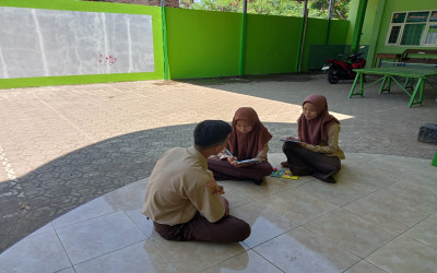 Dua Jurnalis Mamuba Belajar Menulis Profil Inspiratif